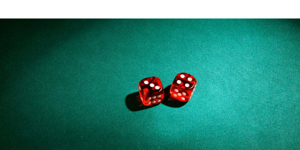 了解掷骰子桌布局和赌场工作人员的角色
